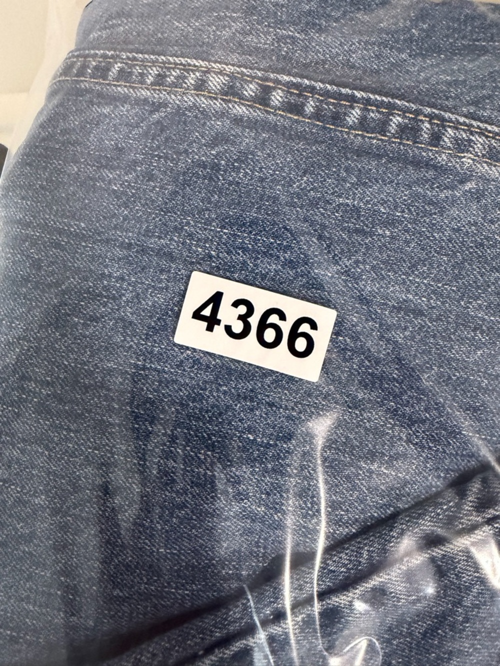 Bills Khakis 35W 31L Made in USA Relaxed Fit Men’s Jeans in Medium Blue - Picture 8 of 8